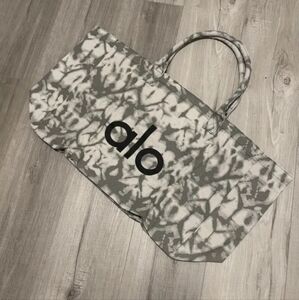 ALO Yoga Gray and White Tote Bag